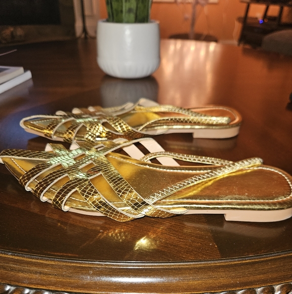 Shoes - Picture 4 of 4